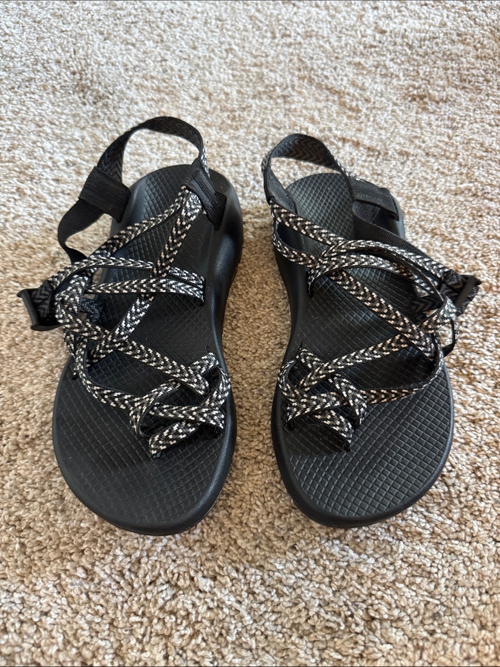 Chaco Z/Cloud Women's Sandals with Black & White Braided Straps, Size 8 LIKE NEW
